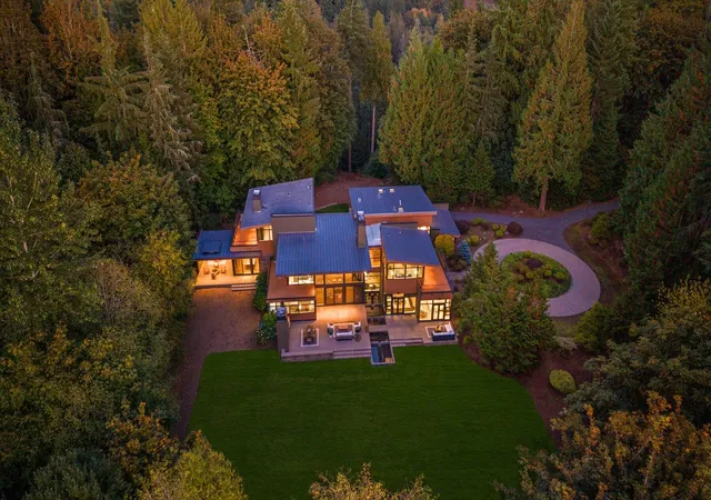 Photo 3 of Single family home for sale at 2058 250th Place NE, Sammamish, WA 98074 | MLS# NWM2570694 | Listing updated on 2026-10-26