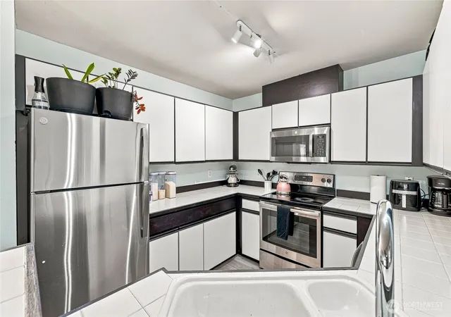 Photo 4 of Condo for sale at 9210 Market Pl #G102, Lake Stevens, WA 98258 | MLS# NWM2570711 | Listing updated on 2026-09-29