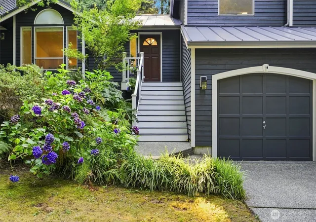 Photo 3 of Single family home for sale at 3020 E Ames Lake Dr Ne, Redmond, WA 98053 | MLS# NWM2570717 | Listing updated on 2026-09-23