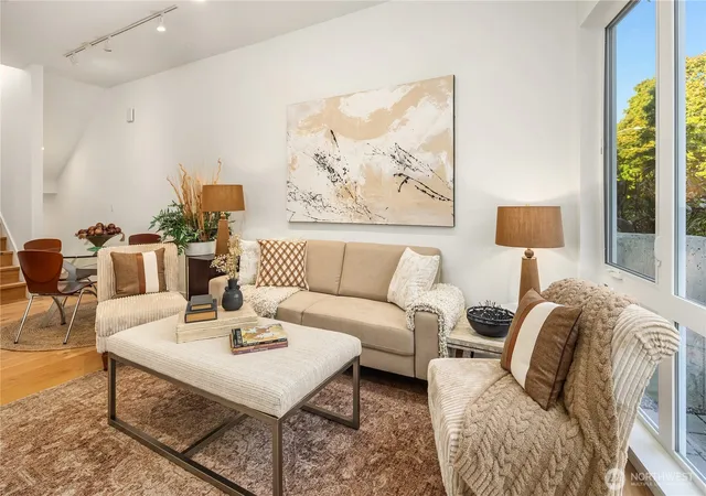 Photo 3 of Townhouse for sale at 627 13th Avenue E, Seattle, WA 98102 | MLS# NWM2570755 | Listing updated on 2026-09-30