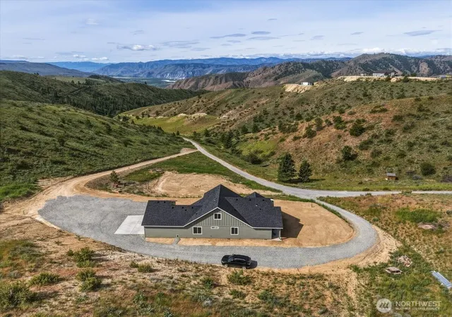 Photo 1 of Single family home for sale at 390 True Blue Ln, Chelan, WA 98816 | MLS# NWM2570774 | Listing updated on 2026-09-28