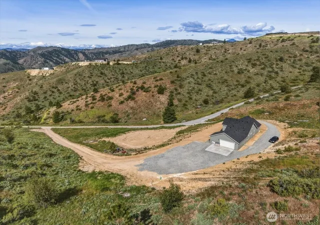 Photo 2 of Single family home for sale at 390 True Blue Ln, Chelan, WA 98816 | MLS# NWM2570774 | Listing updated on 2026-09-28