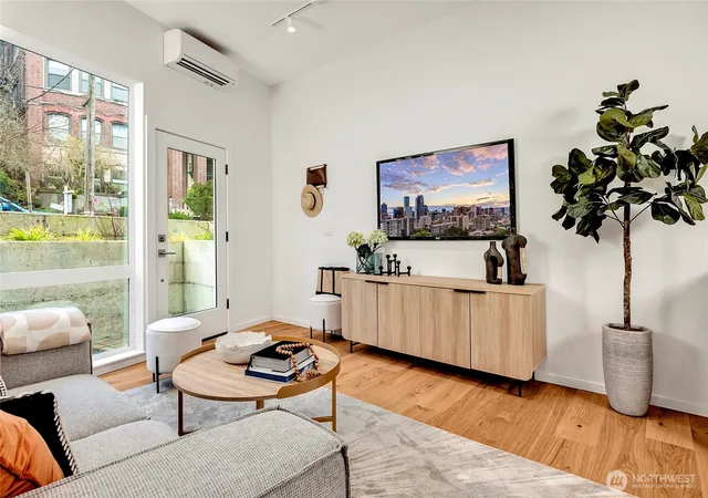 Photo 4 of Townhouse for sale at 629 13th Avenue E, Seattle, WA 98102 | MLS# NWM2570784 | Listing updated on 2026-09-30
