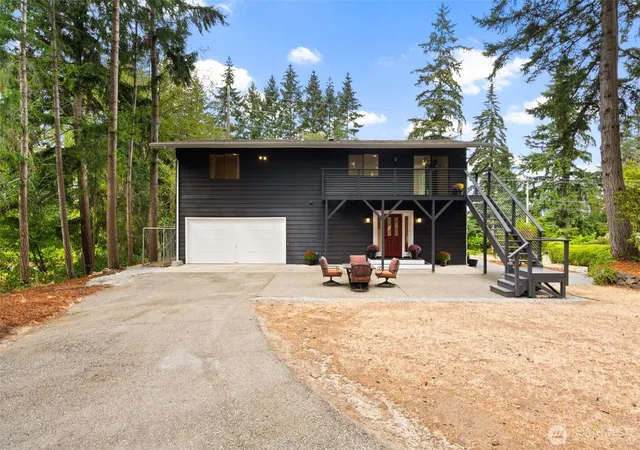 Photo 2 of Single family home for sale at 4808 E La Salle St, Port Orchard, WA 98366 | MLS# NWM2570800 | Listing updated on 2026-09-30