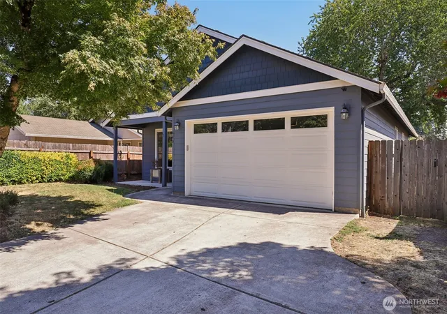 Photo 3 of Single family home for sale at 640 Se Sumner St, Camas, WA 98607 | MLS# NWM2570811 | Listing updated on 2026-10-02