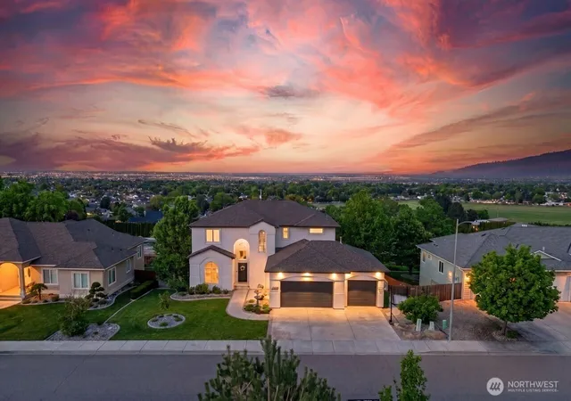 Photo 1 of Contingent at 1614 W 51st Ave, Kennewick, WA 99338 | MLS# NWM2570812 | Listing updated on 2026-09-23