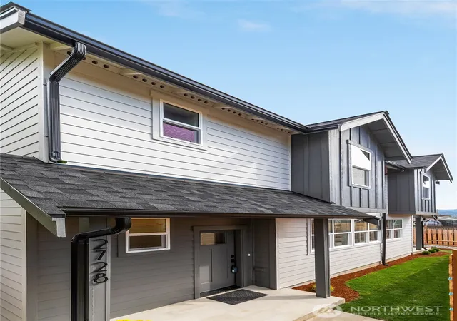 Photo 2 of Single family home for sale at 2728 Humboldt St, Bellingham, WA 98225 | MLS# NWM2570822 | Listing updated on 2026-09-24