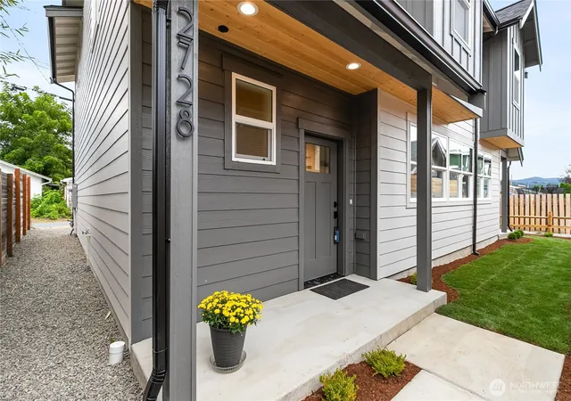 Photo 3 of Single family home for sale at 2728 Humboldt St, Bellingham, WA 98225 | MLS# NWM2570822 | Listing updated on 2026-09-24