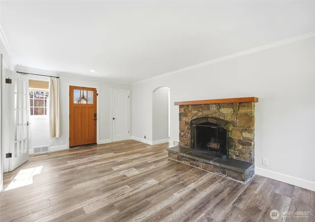 Photo 3 of Single family home for sale at 16714 Se Newport Way, Bellevue, WA 98006 | MLS# NWM2570823 | Listing updated on 2026-09-21
