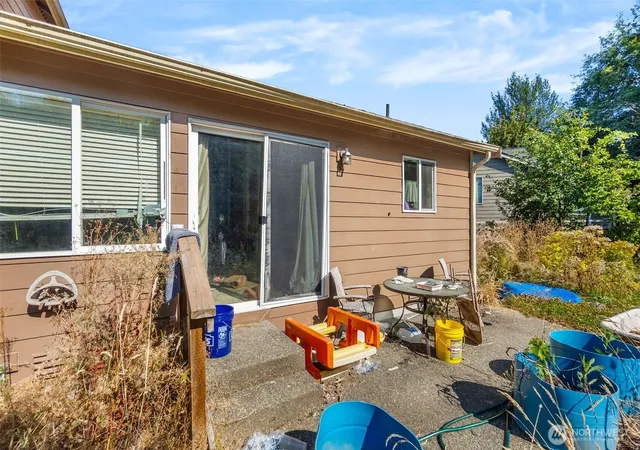 Photo 4 of Sale Pending at 4221 Roxanna Loop SE, Lacey, WA 98503 | MLS# NWM2570828 | Listing updated on 2026-08-24