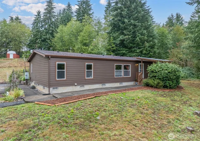 Photo 2 of Manufactured home for sale at 183 August Rd, Onalaska, WA 98570 | MLS# NWM2570836 | Listing updated on 2026-09-29
