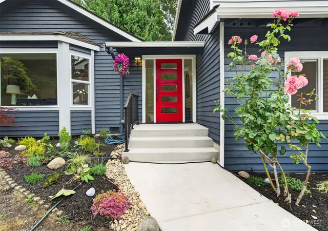 Photo 3 of Sale Pending at 4211 210 Th Pl Ne, Sammamish, WA 98074 | MLS# NWM2570838 | Listing updated on 2026-09-22