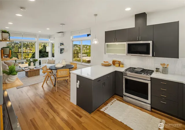 Photo 4 of Townhouse for sale at 116 W Florentia St #A, Seattle, WA 98119 | MLS# NWM2570856 | Listing updated on 2026-10-01