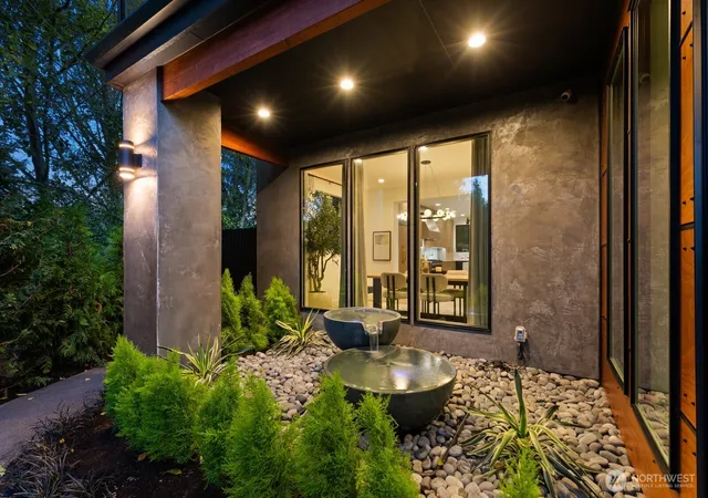 Photo 2 of Sale Pending at 2533 Ne 178th St, Lake Forest Park, WA 98155 | MLS# NWM2570877 | Listing updated on 2026-09-25