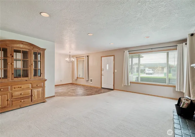 Photo 4 of Single family home for sale at 3108 Louisiana St, Longview, WA 98632 | MLS# NWM2570878 | Listing updated on 2026-09-23