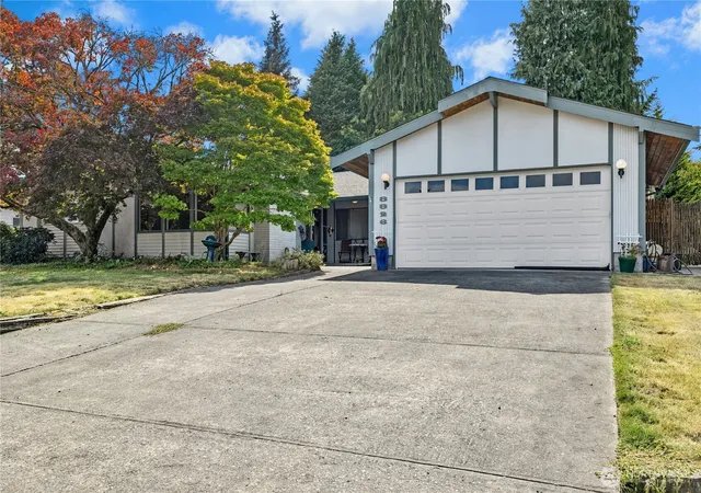 Photo 3 of Single family home for sale at 8826 Cascadia Ave, Everett, WA 98208 | MLS# NWM2570906 | Listing updated on 2026-09-30