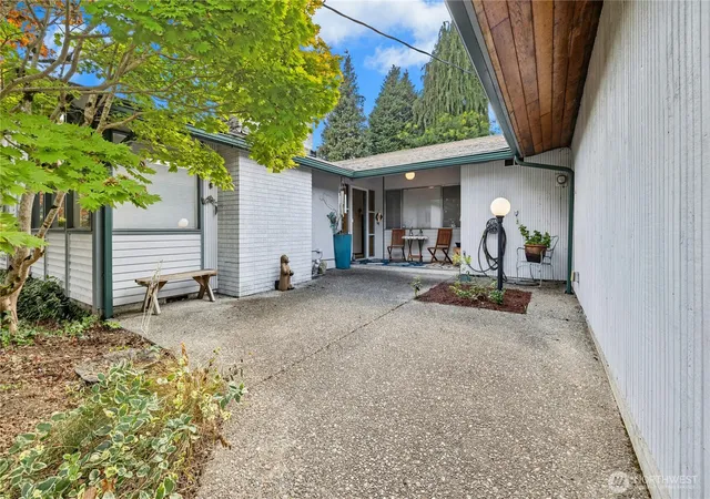 Photo 3 of Single family home for sale at 8826 Cascadia Ave, Everett, WA 98208 | MLS# NWM2570906 | Listing updated on 2026-09-30