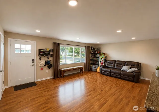 Photo 3 of Sale Pending at 1326 E Elm St, Othello, WA 99344 | MLS# NWM2570907 | Listing updated on 2026-09-30