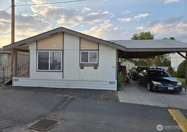 Photo 1 of Manufactured home for sale at 936 S Division St #54, Moses Lake, WA 98837 | MLS# NWM2570924 | Listing updated on 2026-09-23