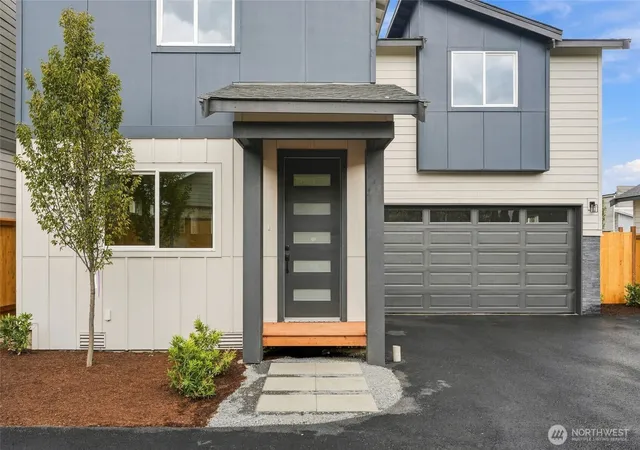 Photo 1 of Sale Pending at 5513 Fleming St #B, Everett, WA 98203 | MLS# NWM2570925 | Listing updated on 2026-09-24