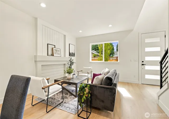 Photo 4 of Sale Pending at 5513 Fleming St #B, Everett, WA 98203 | MLS# NWM2570925 | Listing updated on 2026-09-24