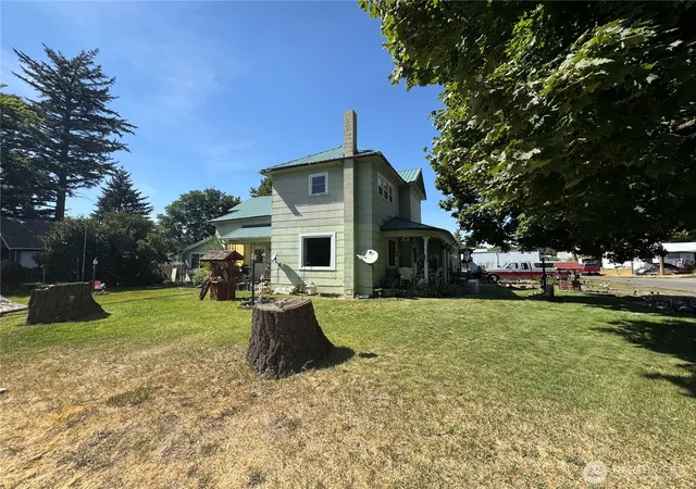 Photo 3 of Sale Pending at 610 S 5th Street, Dayton, WA 99328 | MLS# NWM2570929 | Listing updated on 2026-09-28