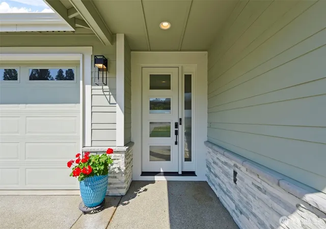 Photo 3 of Single family home for sale at 7598 Sandin Ln, Gig Harbor, WA 98335 | MLS# NWM2570935 | Listing updated on 2026-09-29