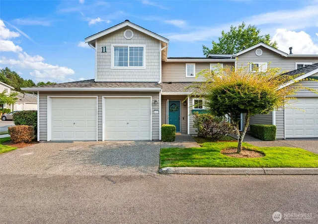 Photo 4 of Townhouse for sale at 4802 Nassau Ave NE #111, Tacoma, WA 98422 | MLS# NWM2570951 | Listing updated on 2026-09-24