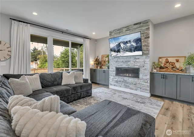 Photo 4 of Single family home for sale at 1347 Malatesta Ct, Enumclaw, WA 98022 | MLS# NWM2570955 | Listing updated on 2026-09-23