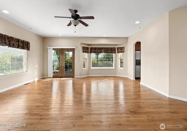 Photo 4 of Single family home for sale at 11601 Marble Ct, Yakima, WA 98908 | MLS# NWM2570957 | Listing updated on 2026-10-01