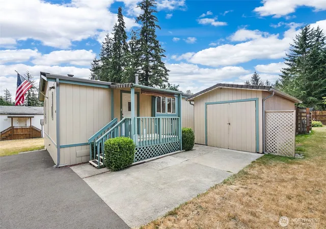 Photo 2 of Manufactured home for sale at 19024 2nd Street E #22, Lake Tapps, WA 98391 | MLS# NWM2570964 | Listing updated on 2026-10-08