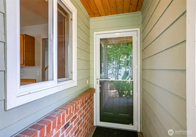 Photo 3 of Sale Pending at 625 101st Pl Se #A, Everett, WA 98208 | MLS# NWM2570970 | Listing updated on 2026-09-20