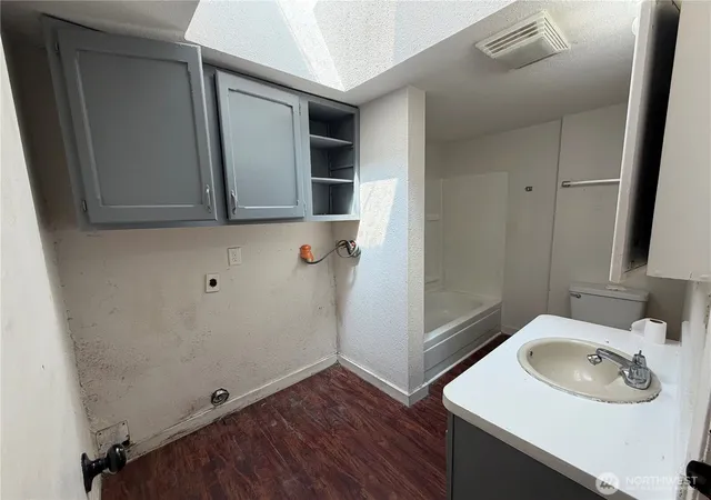 Photo 4 of House for sale at 803 Monroe St, Hoquiam, WA 98550 | MLS# NWM2570977 | Listing updated on 2026-09-23