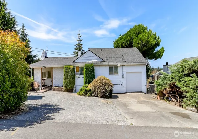 Photo 1 of Sale Pending at 24925 20th Ave S, Des Moines, WA 98198 | MLS# NWM2570979 | Listing updated on 2026-09-21