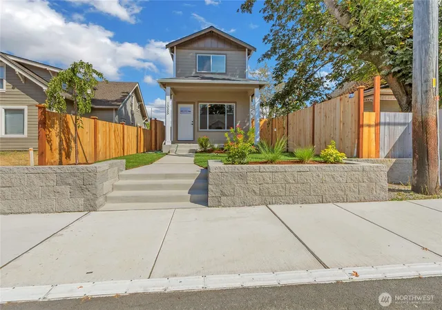 Single family home for sale at 1025 E 64th South, Tacoma, WA 98404 | MLS# NWM2570993 | Listing updated on 2026-09-30