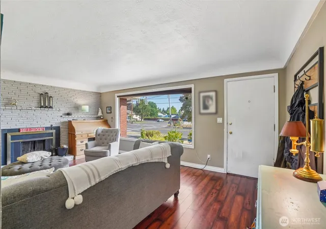 Photo 2 of Sale Pending at 3206 Ne 49th Street, Vancouver, WA 98663 | MLS# NWM2571001 | Listing updated on 2026-09-25