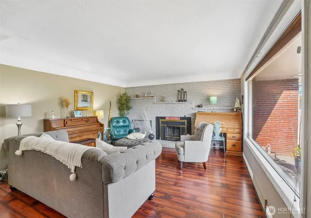 Photo 3 of Sale Pending at 3206 Ne 49th Street, Vancouver, WA 98663 | MLS# NWM2571001 | Listing updated on 2026-09-25