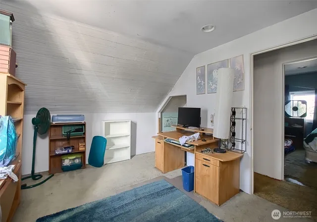 Photo 4 of Single family home for sale at 1621 E 32nd Street, Tacoma, WA 98404 | MLS# NWM2571029 | Listing updated on 2026-09-23