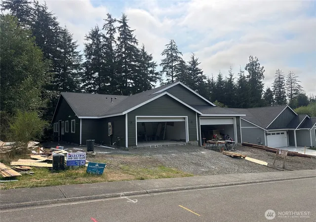 Photo 1 of Townhouse for sale at 3118 Sanderling Dr, Hoquiam, WA 98550 | MLS# NWM2571032 | Listing updated on 2026-09-24