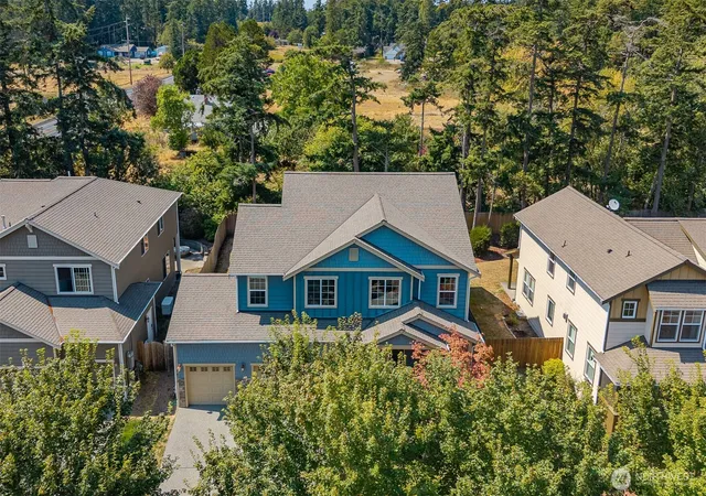 Photo 3 of Sale Pending at 1873 Sw Downfield Way, Oak Harbor, WA 98277 | MLS# NWM2571043 | Listing updated on 2026-10-01