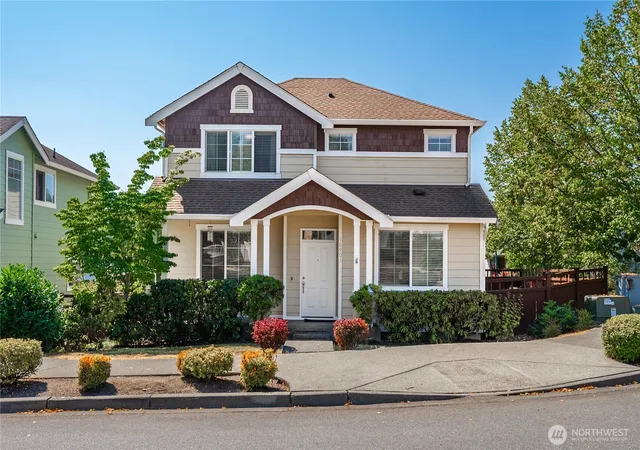 Photo 1 of Single family home for sale at 16901 Woodside Dr Se, Renton, WA 98058 | MLS# NWM2571044 | Listing updated on 2026-10-02