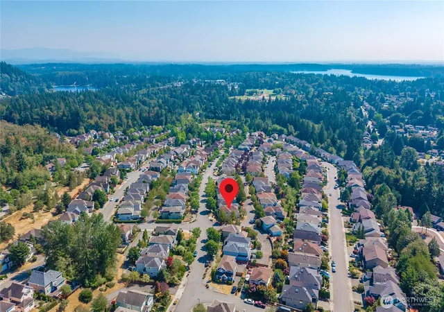 Photo 3 of Single family home for sale at 16901 Woodside Dr SE, Renton, WA 98058 | MLS# NWM2571044 | Listing updated on 2026-10-02