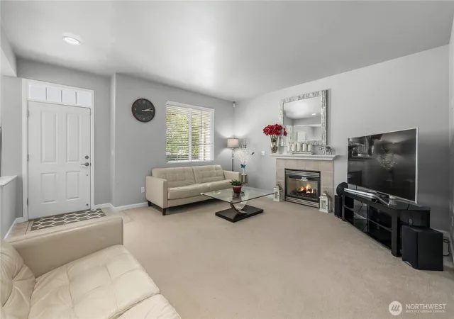 Photo 4 of Single family home for sale at 16901 Woodside Dr SE, Renton, WA 98058 | MLS# NWM2571044 | Listing updated on 2026-10-02
