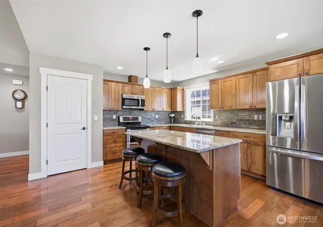 Photo 3 of Single family home for sale at 803 Mapleridge Dr, Everson, WA 98247 | MLS# NWM2571052 | Listing updated on 2026-09-23