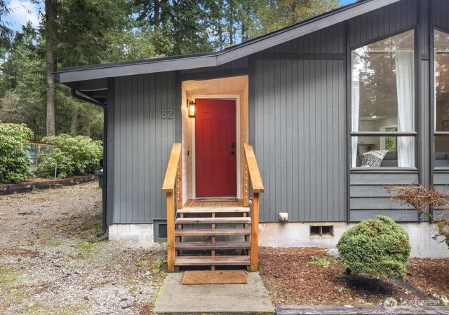 Photo 1 of Single family home for sale at 11132 Country Club Dr, Anderson Island, WA 98303 | MLS# NWM2571061 | Listing updated on 2026-09-23