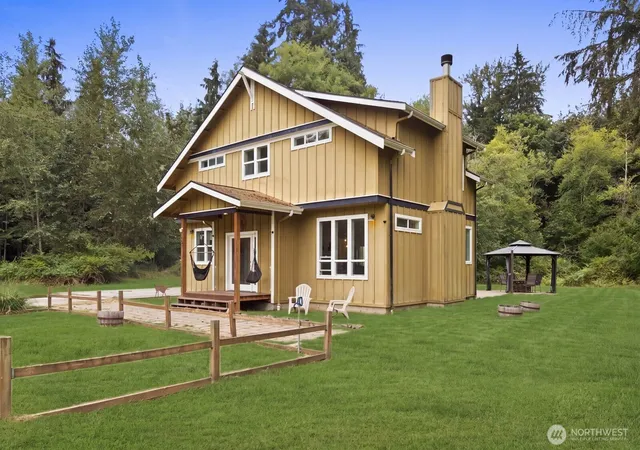 Photo 2 of Single family home for sale at 13724 Whites Rd, Arlington, WA 98223 | MLS# NWM2571070 | Listing updated on 2026-09-23