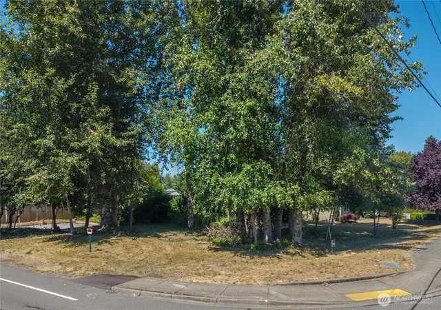 Photo 3 of Sale Pending at 1627 Mchugh Ave, Enumclaw, WA 98022 | MLS# NWM2571079 | Listing updated on 2026-09-24