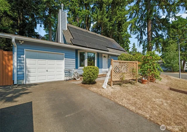 Photo 2 of Single family home for sale at 12086 Ne 137th Court, Kirkland, WA 98034 | MLS# NWM2571083 | Listing updated on 2026-09-24