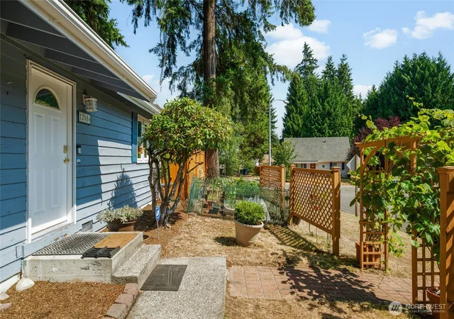 Photo 3 of Single family home for sale at 12086 Ne 137th Court, Kirkland, WA 98034 | MLS# NWM2571083 | Listing updated on 2026-09-24