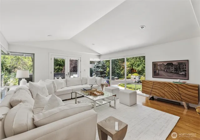 Photo 3 of Single family home for sale at 2202 Sahalee Dr E, Sammamish, WA 98074 | MLS# NWM2571086 | Listing updated on 2026-09-18